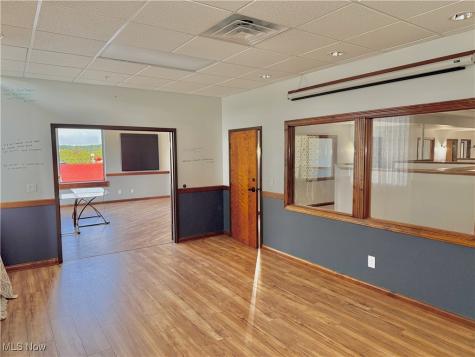 641 Lincoln Way W Massillon OH 44647