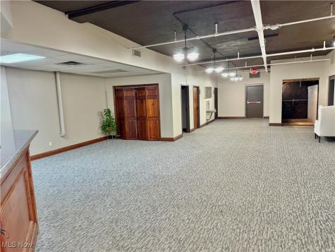 641 Lincoln Way W Massillon OH 44647