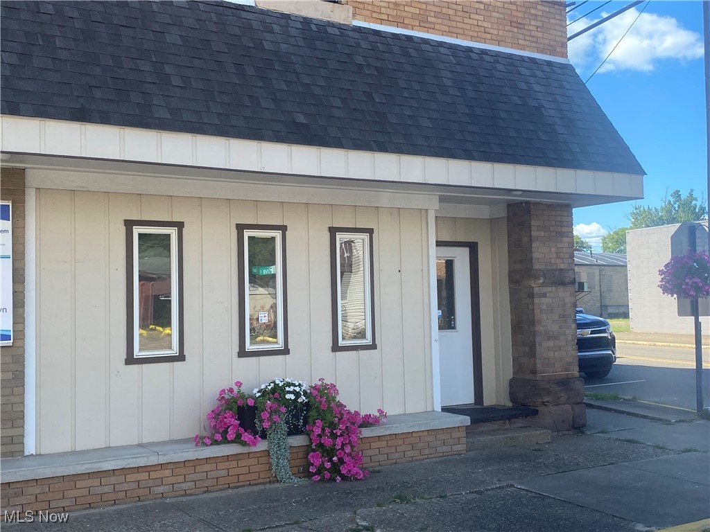 223 1/2 W Main Street Newcomerstown OH 43832
