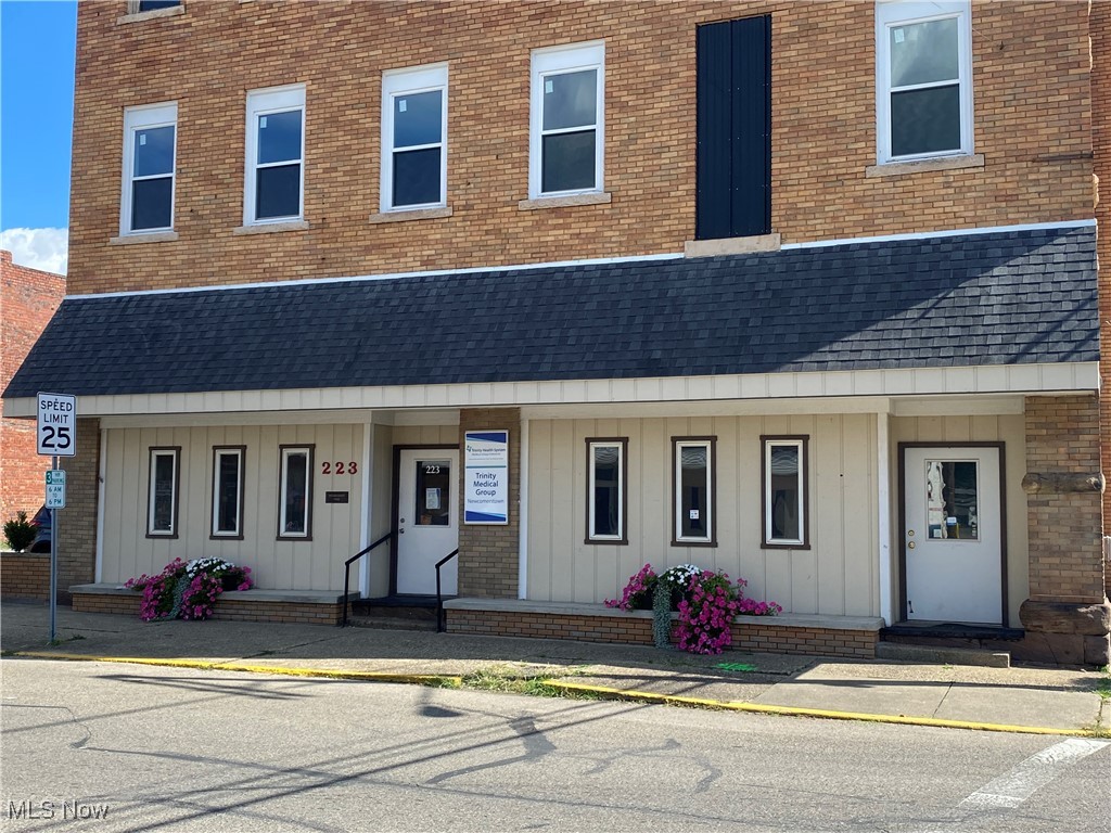 223 1/2 W Main Street Newcomerstown OH 43832