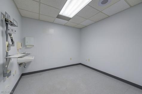 21245 Lorain Road Fairview Park OH 44126