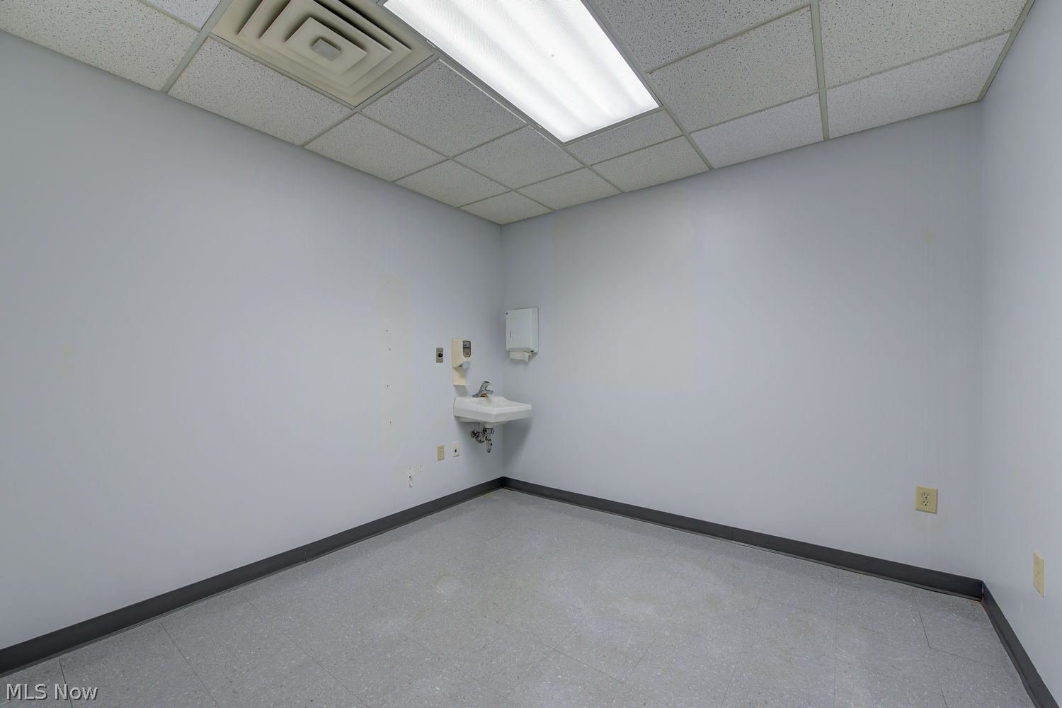 21245 Lorain Road Fairview Park OH 44126