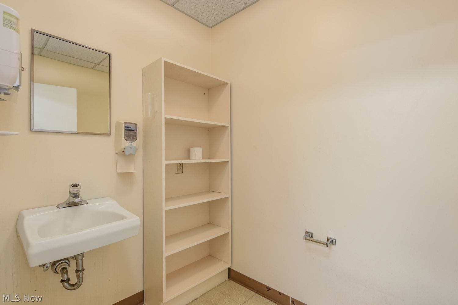 21245 Lorain Road Fairview Park OH 44126