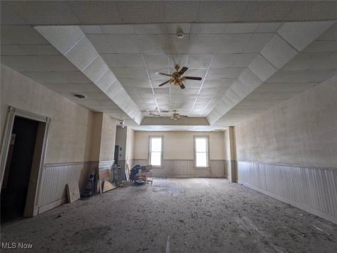 17 W Main Street Geneva OH 44041