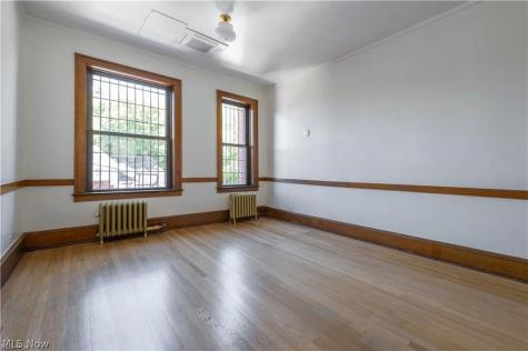 2082 W 65th Cleveland OH 44102