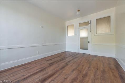2082 W 65th Cleveland OH 44102