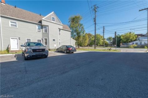 2082 W 65th Cleveland OH 44102