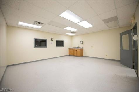 4043 Beck Avenue Louisville OH 44641