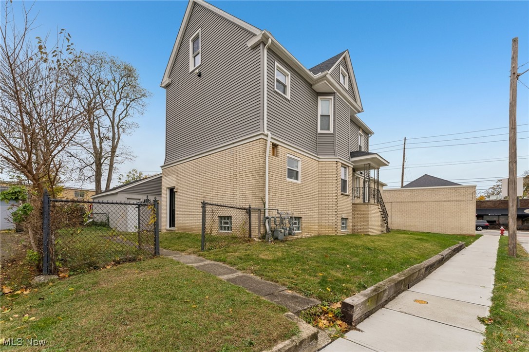 18215 Detroit Avenue Lakewood OH 44107