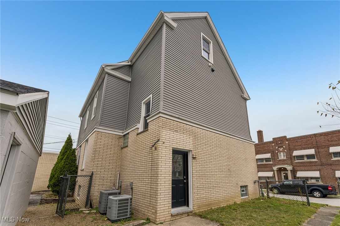 18215 Detroit Avenue Lakewood OH 44107