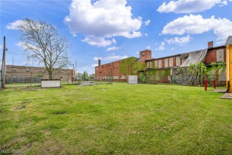 606 9th Street NE Canton OH 44704