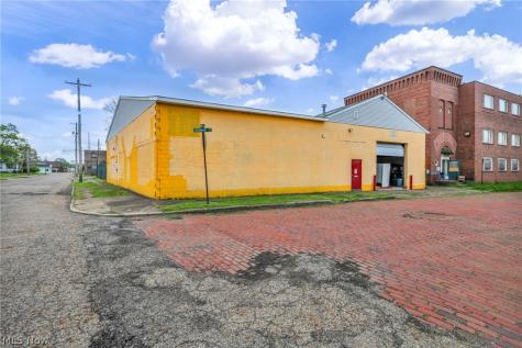 606 9th Street NE Canton OH 44704