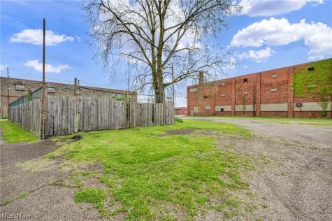 606 9th Street NE Canton OH 44704