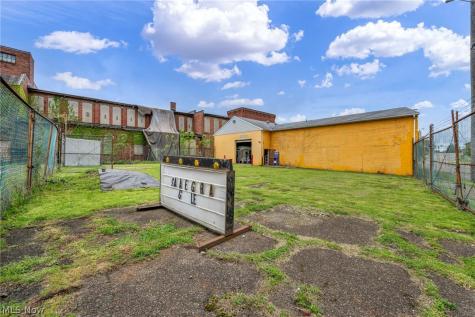 606 9th Street NE Canton OH 44704