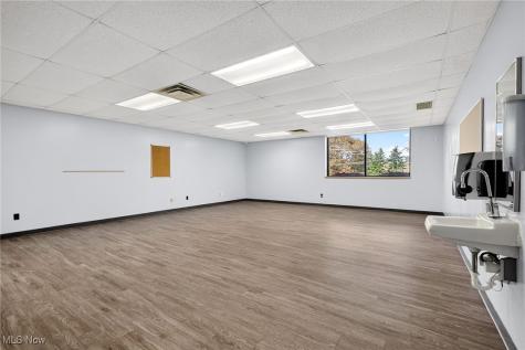 852 Highland Road E Macedonia OH 44056