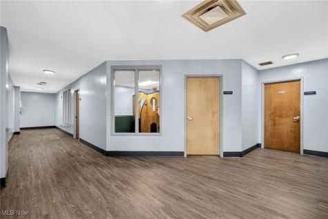 852 Highland Road E Macedonia OH 44056