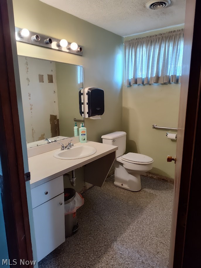 3273 N Main Street Rock Creek OH 44084
