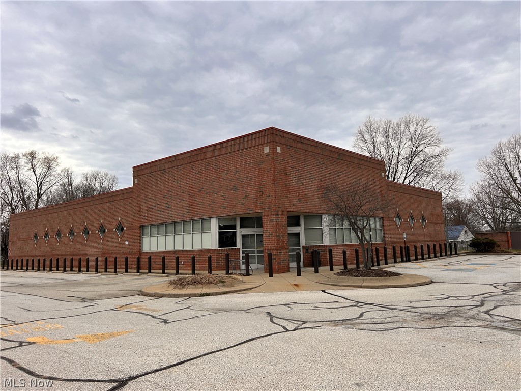 2840 Youngstown Road SE Warren OH 44484
