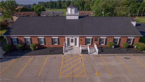 450 W Maple Street Hartville OH 44632