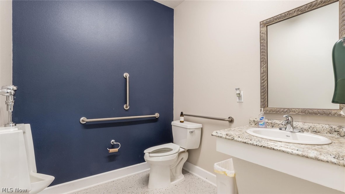 59715 West Road New Concord OH 43762
