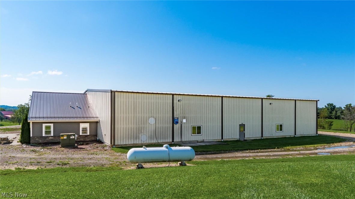 59715 West Road New Concord OH 43762
