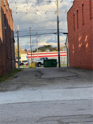 161 NW Second Street Barberton OH 44203