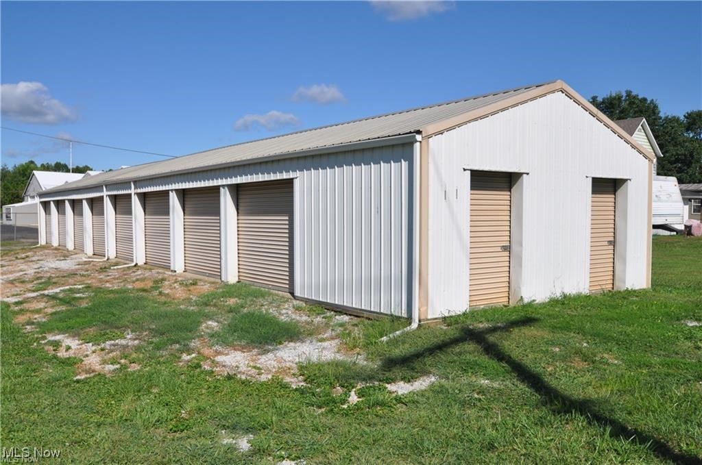 686 Buckeye Street Coshocton OH 43812