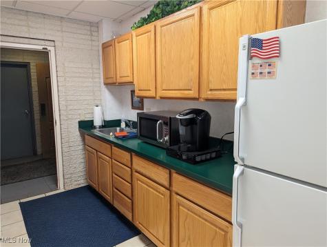 107 Water (front) Street Chardon OH 44024