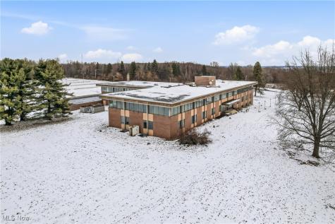 1610 Hubbard Thomas Road Hubbard OH 44425