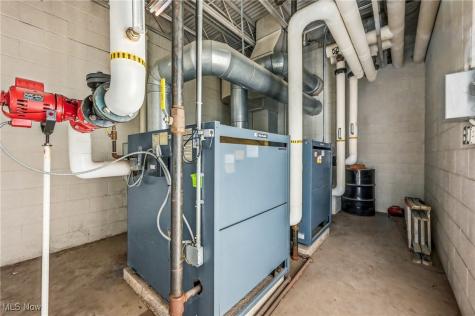 1610 Hubbard Thomas Road Hubbard OH 44425