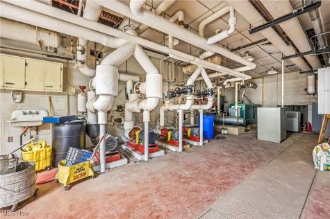 1610 Hubbard Thomas Road Hubbard OH 44425