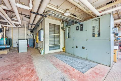 1610 Hubbard Thomas Road Hubbard OH 44425