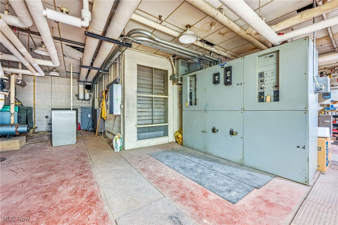 1610 Hubbard Thomas Road Hubbard OH 44425