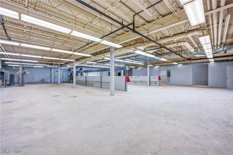 1610 Hubbard Thomas Road Hubbard OH 44425