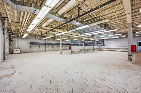 1610 Hubbard Thomas Road Hubbard OH 44425