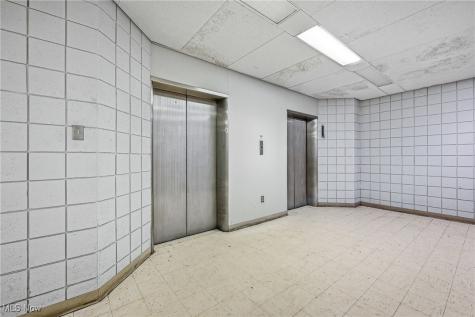 1610 Hubbard Thomas Road Hubbard OH 44425