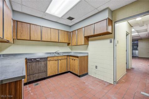 1610 Hubbard Thomas Road Hubbard OH 44425