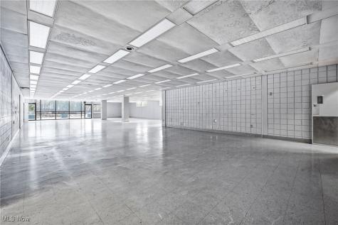 1610 Hubbard Thomas Road Hubbard OH 44425