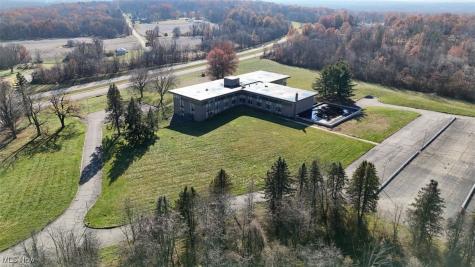 1610 Hubbard Thomas Road Hubbard OH 44425