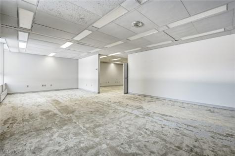 1610 Hubbard Thomas Road Hubbard OH 44425