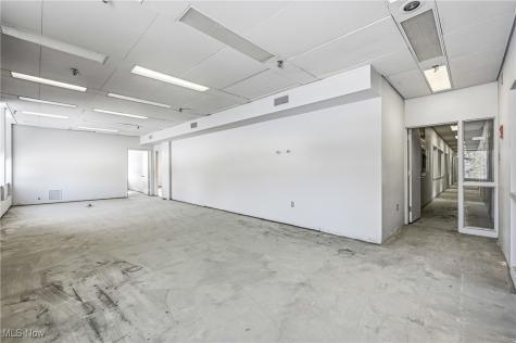 1610 Hubbard Thomas Road Hubbard OH 44425