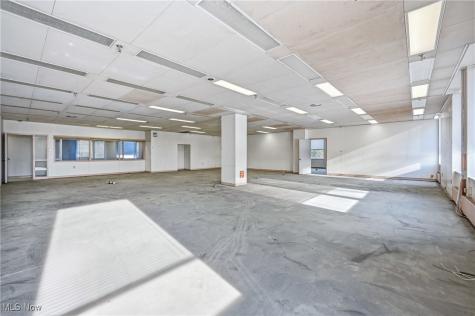 1610 Hubbard Thomas Road Hubbard OH 44425