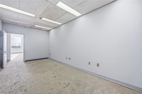 1610 Hubbard Thomas Road Hubbard OH 44425