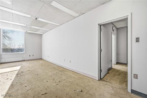 1610 Hubbard Thomas Road Hubbard OH 44425