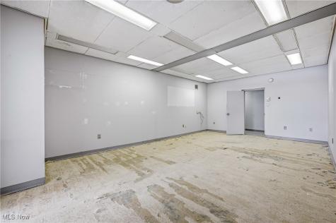 1610 Hubbard Thomas Road Hubbard OH 44425