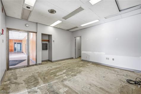 1610 Hubbard Thomas Road Hubbard OH 44425