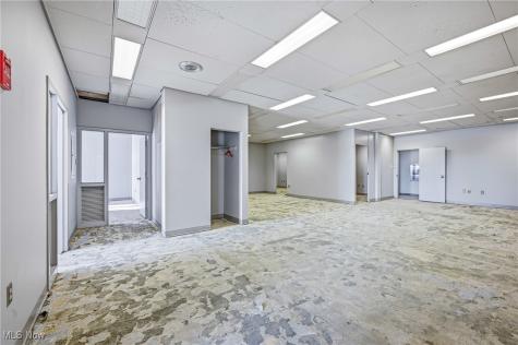 1610 Hubbard Thomas Road Hubbard OH 44425