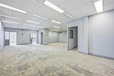 1610 Hubbard Thomas Road Hubbard OH 44425