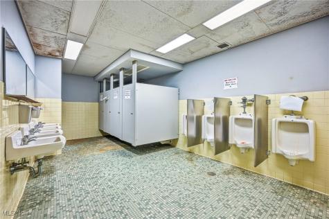 1610 Hubbard Thomas Road Hubbard OH 44425