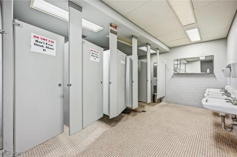 1610 Hubbard Thomas Road Hubbard OH 44425